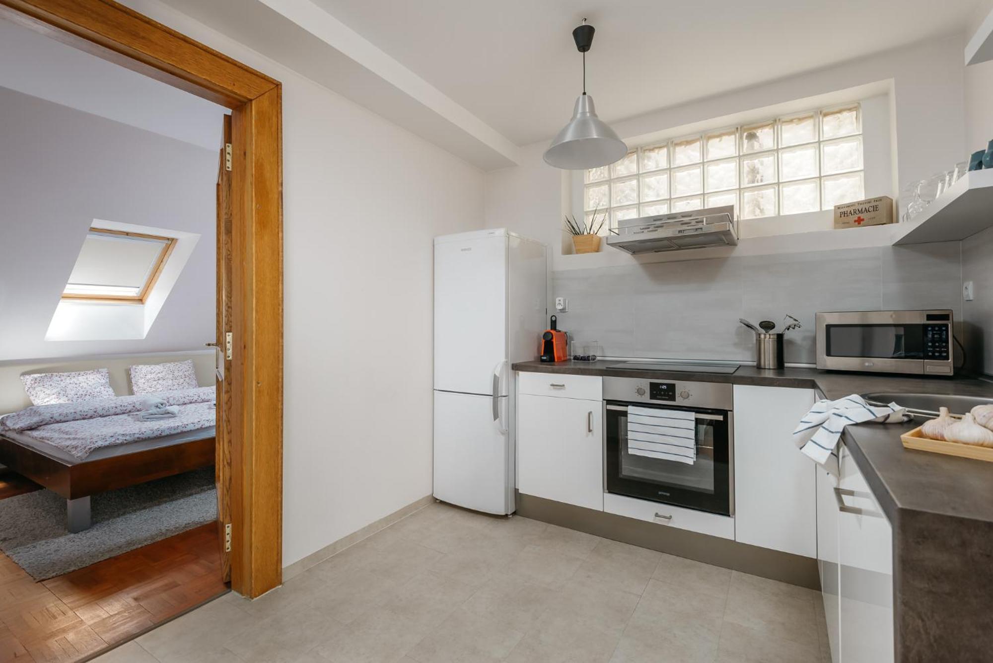 Roy 2 Bdr Apartment With Prague Castle View, Parking & Ac Bagian luar foto