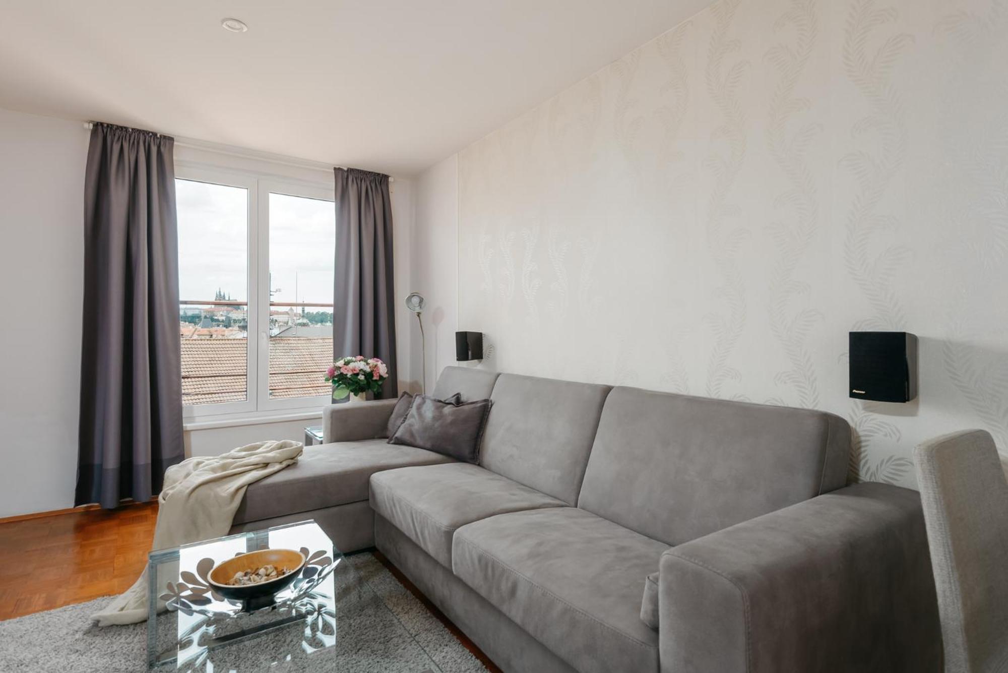 Roy 2 Bdr Apartment With Prague Castle View, Parking & Ac Bagian luar foto