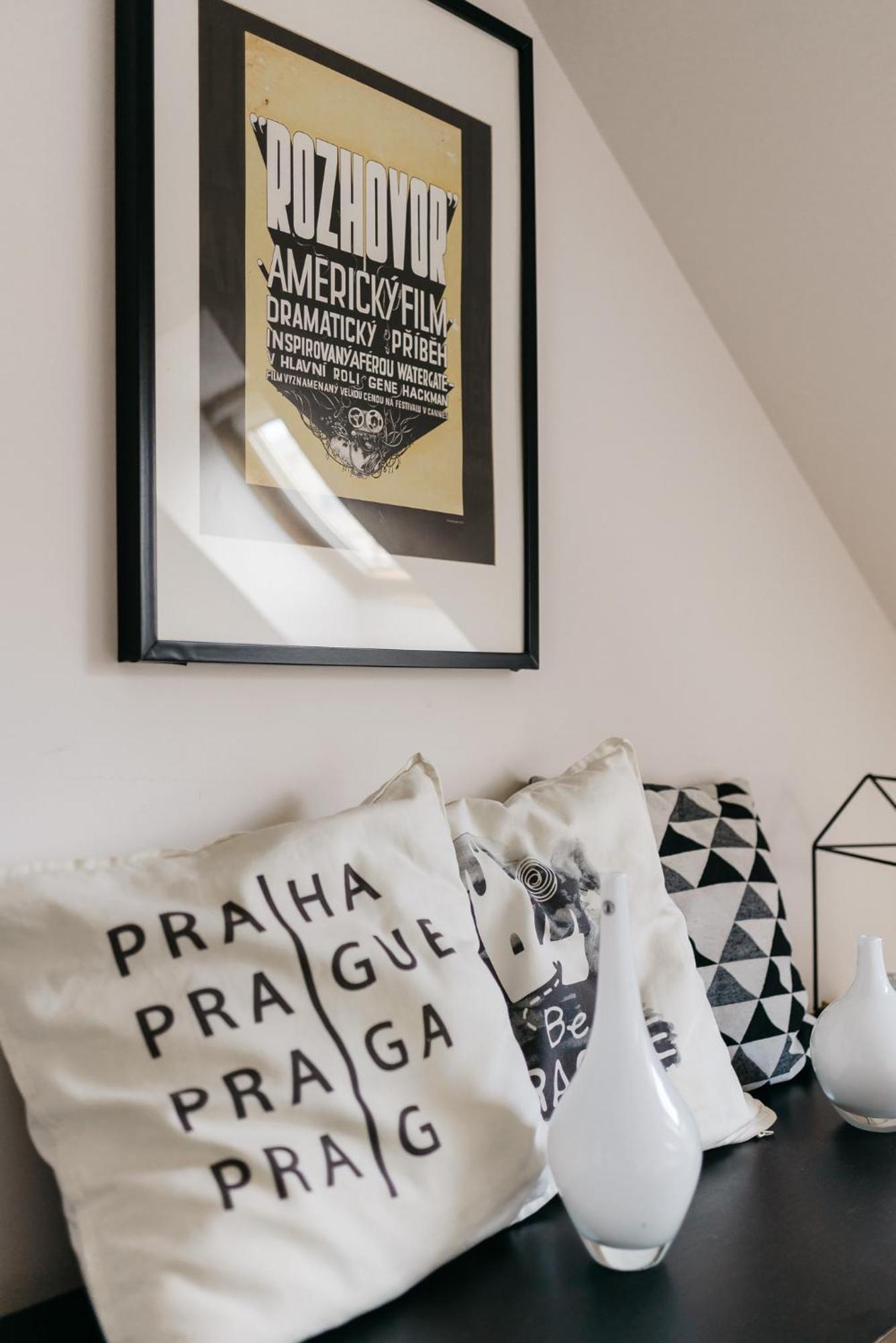 Roy 2 Bdr Apartment With Prague Castle View, Parking & Ac Bagian luar foto