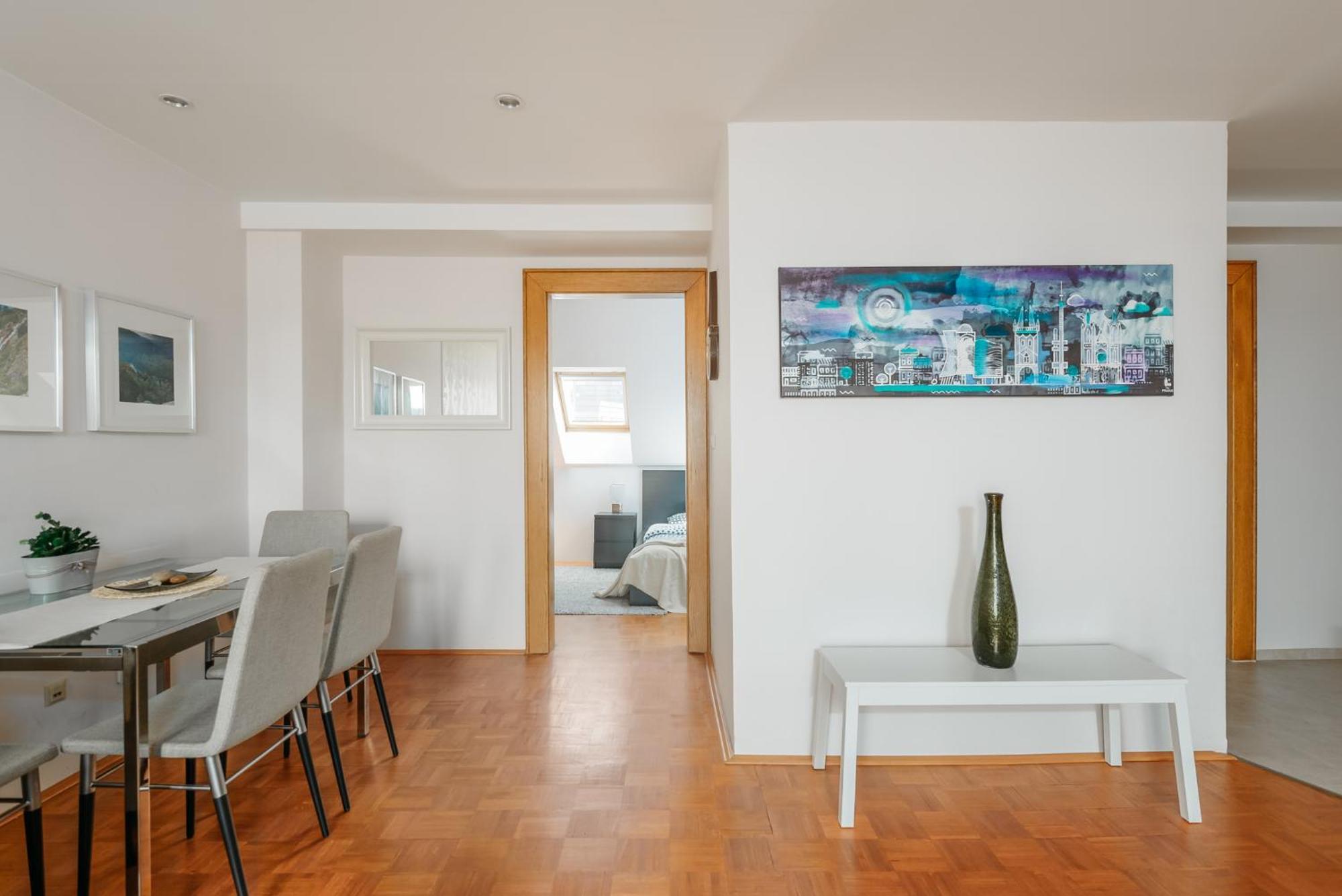 Roy 2 Bdr Apartment With Prague Castle View, Parking & Ac Bagian luar foto