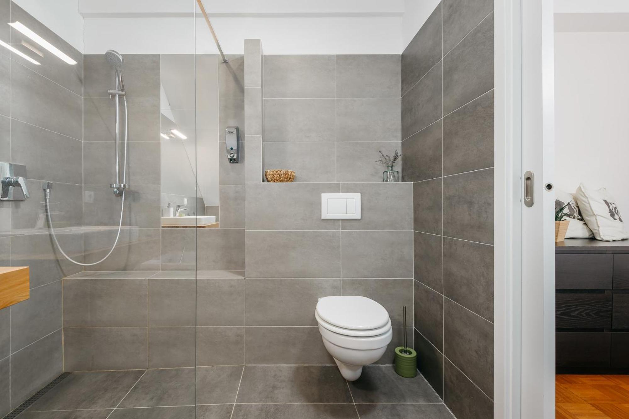 Roy 2 Bdr Apartment With Prague Castle View, Parking & Ac Bagian luar foto