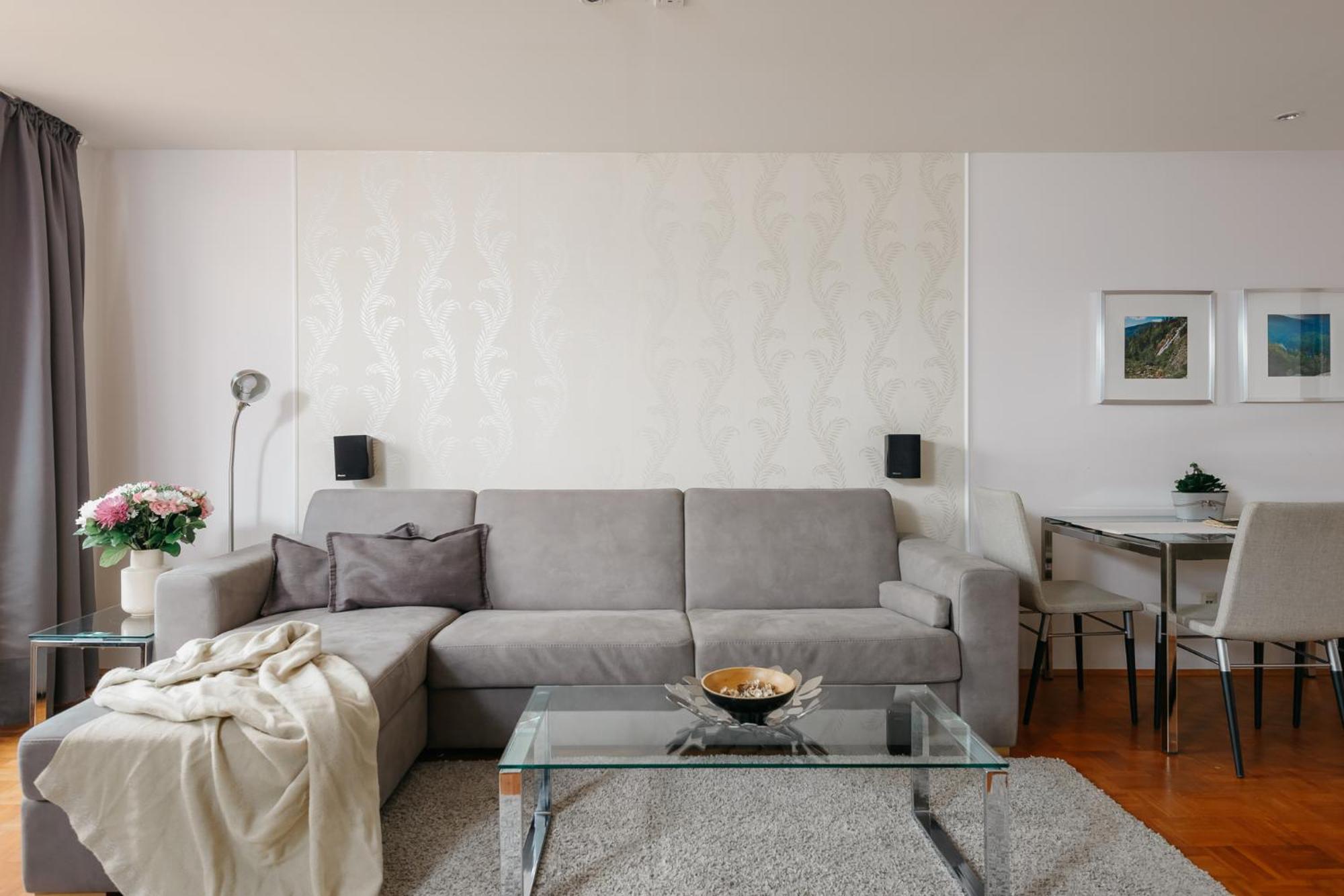 Roy 2 Bdr Apartment With Prague Castle View, Parking & Ac Bagian luar foto